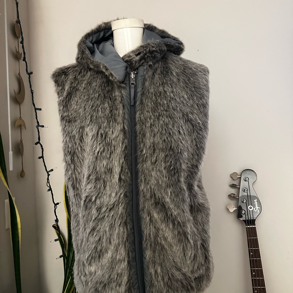 Ride Women’s Faux Fur Hooded Vest Reversible in Gray